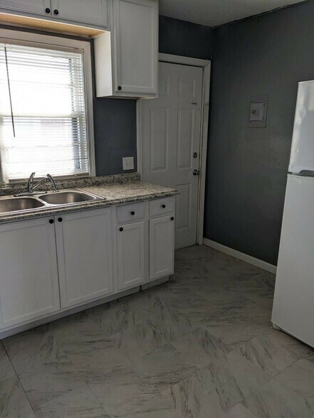 More Photos Of 810 S San Pablo Ln, Wichita Apartments For Sale