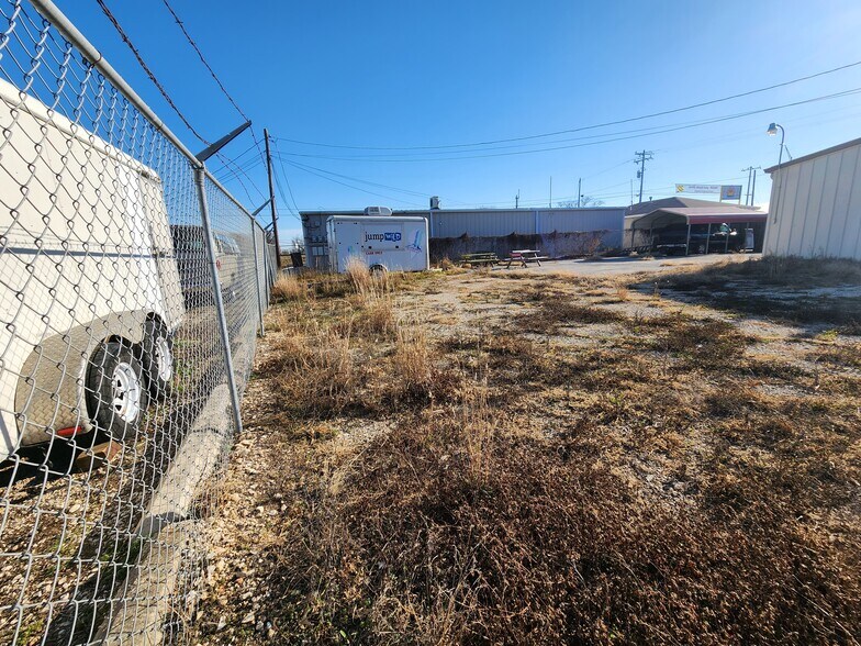 More Photos Of 108 Schertz Pky, Schertz Auto Repair For Sale