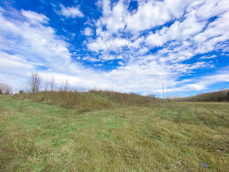 More Photos Of Bear Creek Pike @ I 65, Columbia Land For Sale