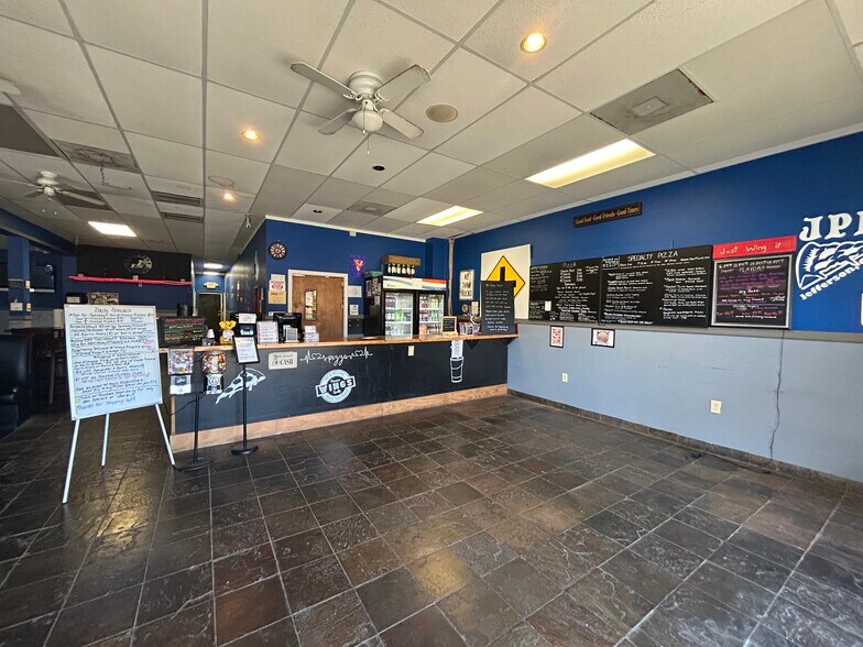 More Photos Of 834-846 Gordon St, Jefferson Unknown For Lease