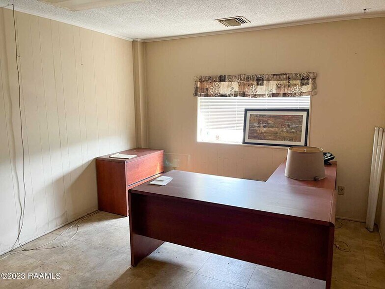 More Photos Of 1112 W 90 Hwy, New Iberia Industrial For Sale