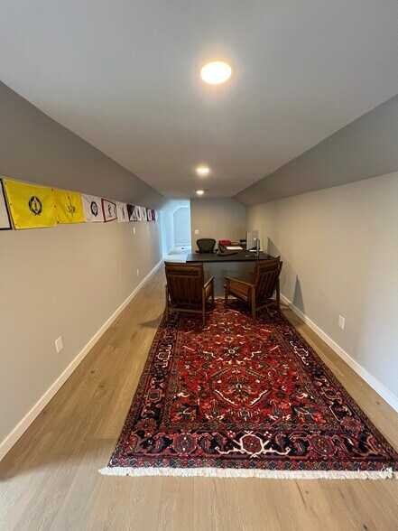 More Photos Of 1 Blackhorse Ln, Media Showroom For Sale