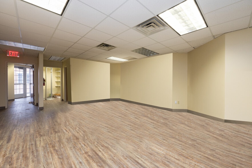 More Photos Of 1735 Keller Springs Rd, Carrollton Medical For Lease