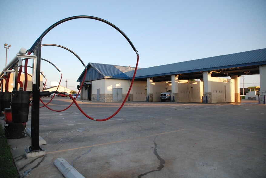 More Photos Of 10215 China Spring Rd, Waco Carwash For Sale