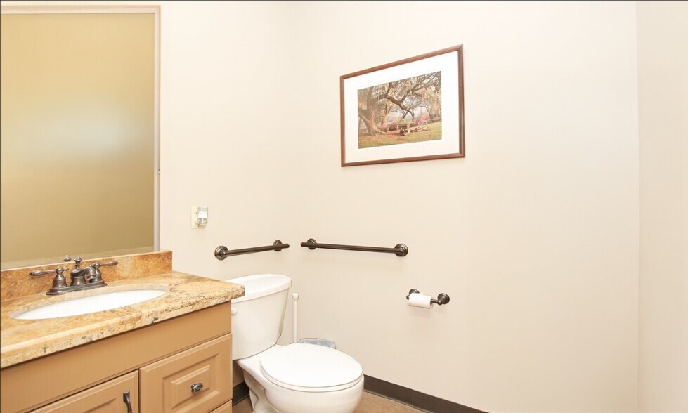 More Photos Of 13323 Dotson Rd, Houston Medical For Lease