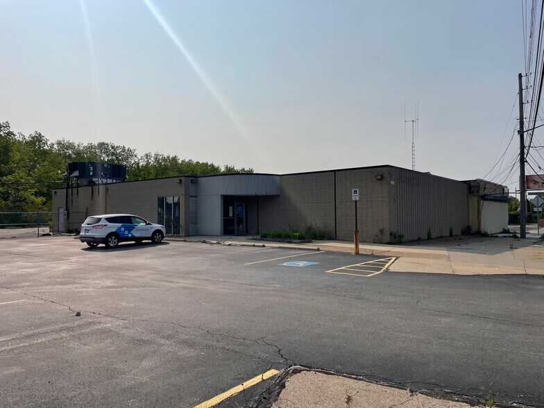 More Photos Of 1801 Elyria Ave, Lorain Office For Sale