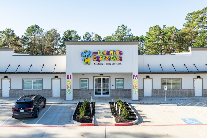 More Photos Of 4387 W Davis St, Conroe Daycare Center For Sale