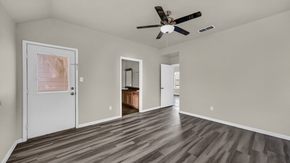 More Photos Of 141 Lindas Creek Ln, Weatherford Multifamily For Sale