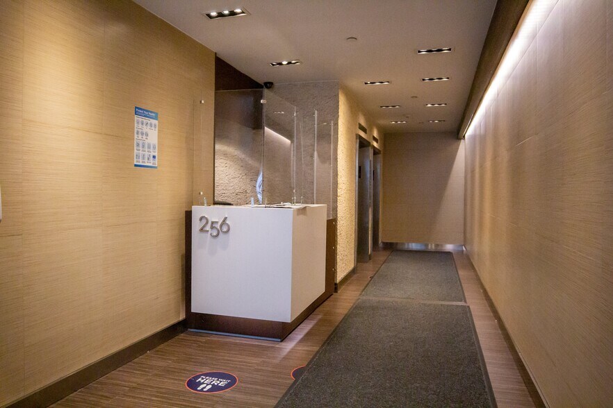 More Photos Of 256 W 38th St, New York Loft Creative Space For Sale