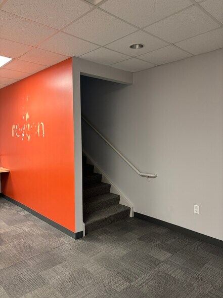 More Photos Of 12 Resnik Rd, Plymouth Light Manufacturing For Lease