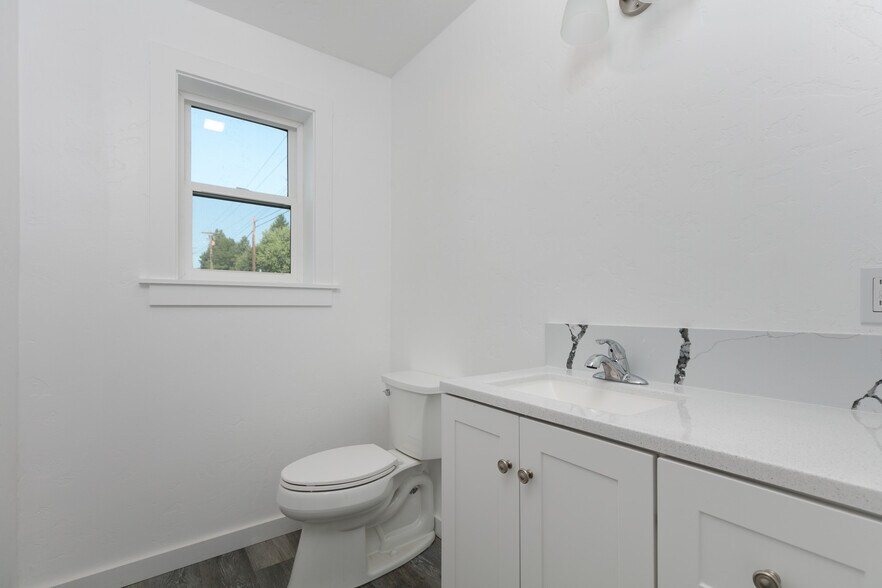 More Photos Of 3061 Odell Hwy, Hood River Specialty For Sale