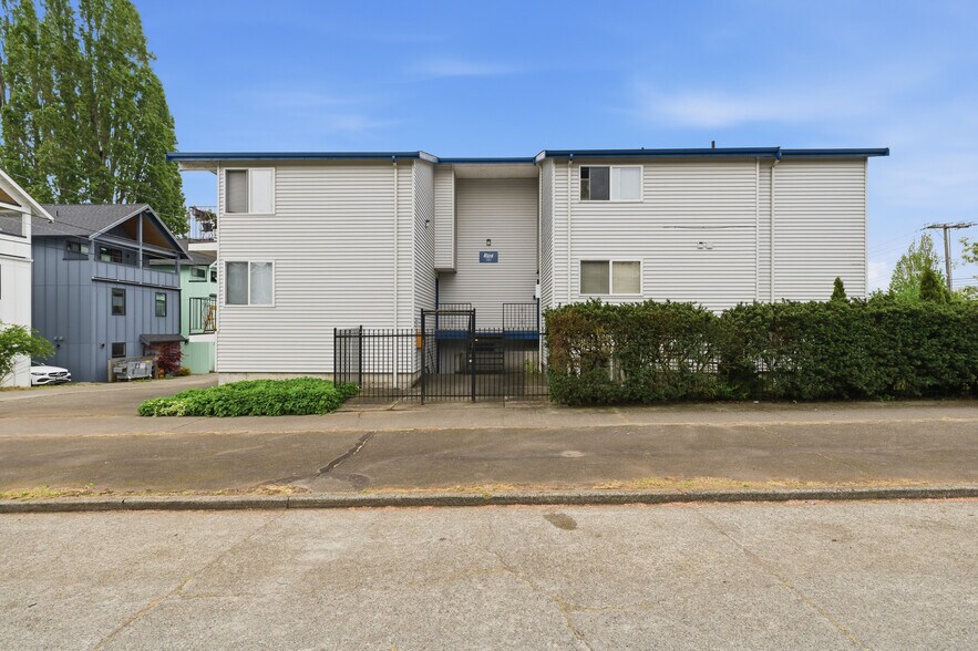 More Photos Of 5816 14th Ave NW, Seattle Apartments For Sale