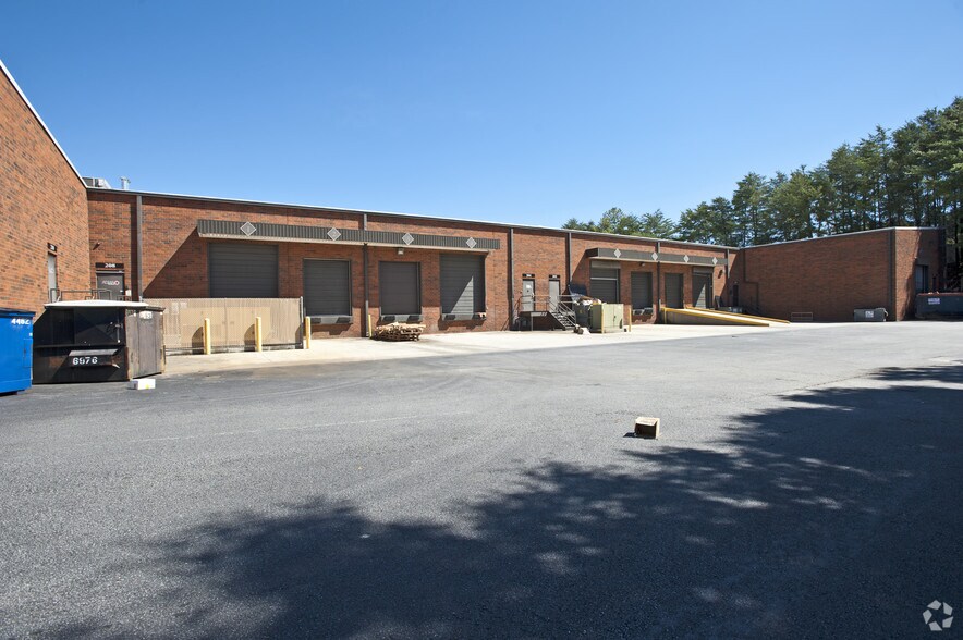 More Photos Of 6230 Regency Pky, Norcross Unknown For Lease