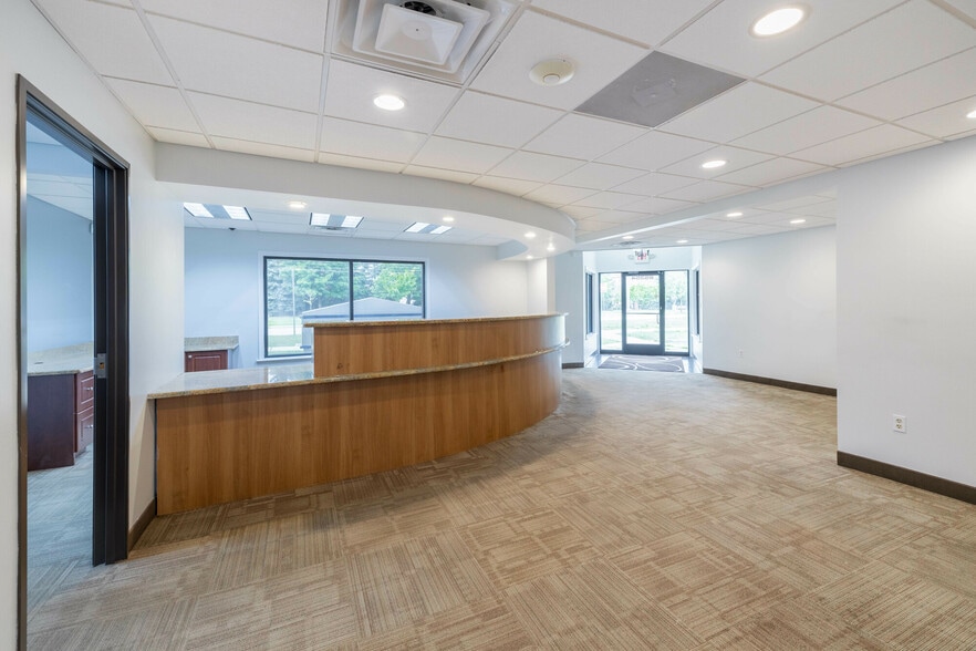 More Photos Of 25354 Evergreen Rd, Southfield Medical For Lease
