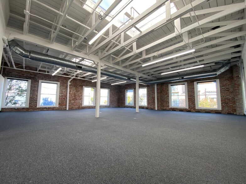 More Photos Of 230-236 8th St, San Francisco Light Manufacturing For Lease