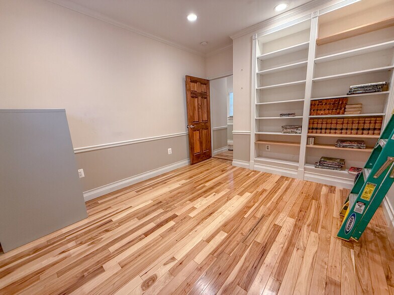 More Photos Of 89 Duke St, Prince Frederick Freestanding For Lease