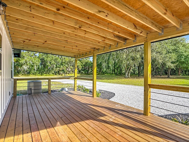 More Photos Of 379 N State Road 415, Osteen Office For Lease