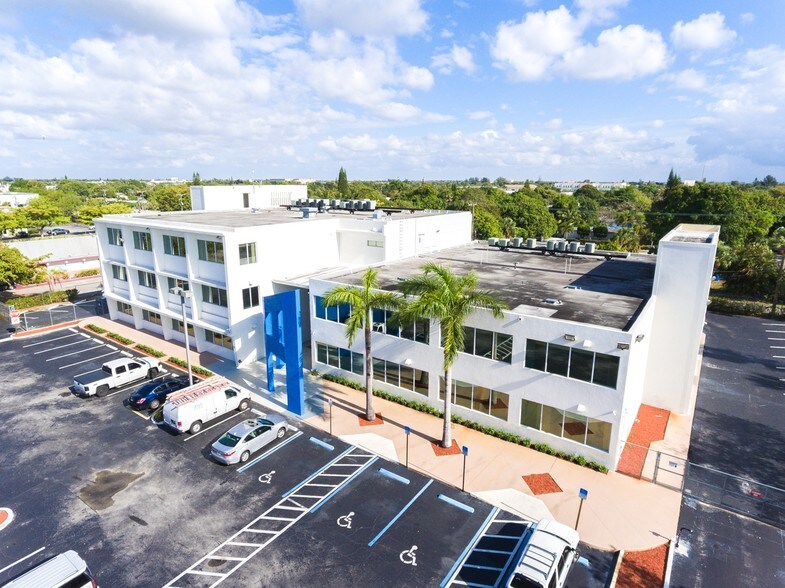 More Photos Of 3521 W Broward Blvd, Fort Lauderdale Office For Sale