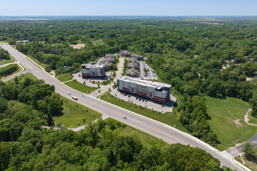 More Photos Of 1010 Enclave Blvd, Edwardsville Apartments For Sale