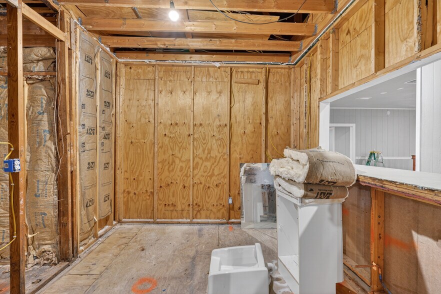 More Photos Of 1311 Highway 180 W, Mineral Wells Flex For Sale