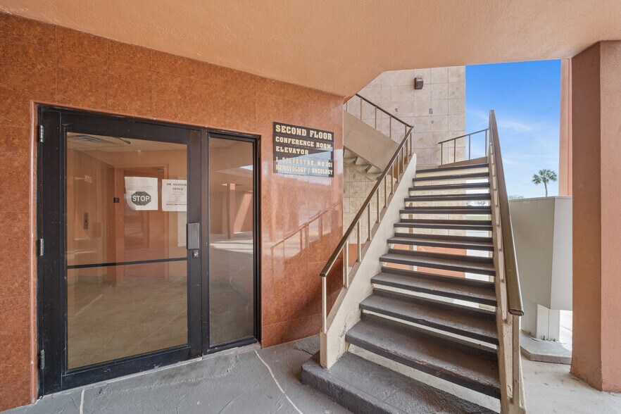 More Photos Of 3524 Tamiami Trl, Port Charlotte Medical For Lease