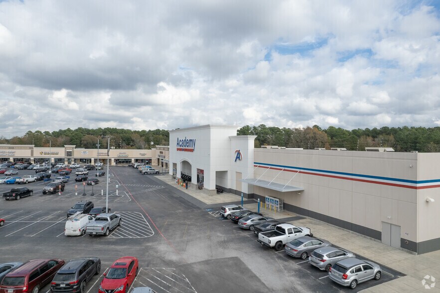 Primary Photo Of 1401-1491 Spring Cypress Rd, Spring Unknown For Lease