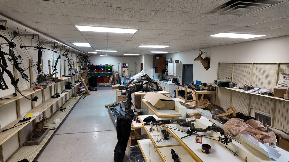 More Photos Of 45 Job Corp Rd, Pine Knot Flex For Sale