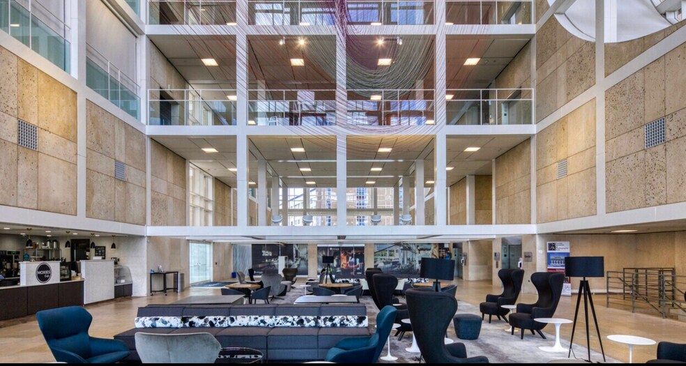 More Photos Of 400 N Ashley Dr, Tampa Office For Lease
