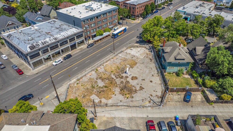 More Photos Of 1312-1334 SE Hawthorne Blvd, Portland Land For Sale