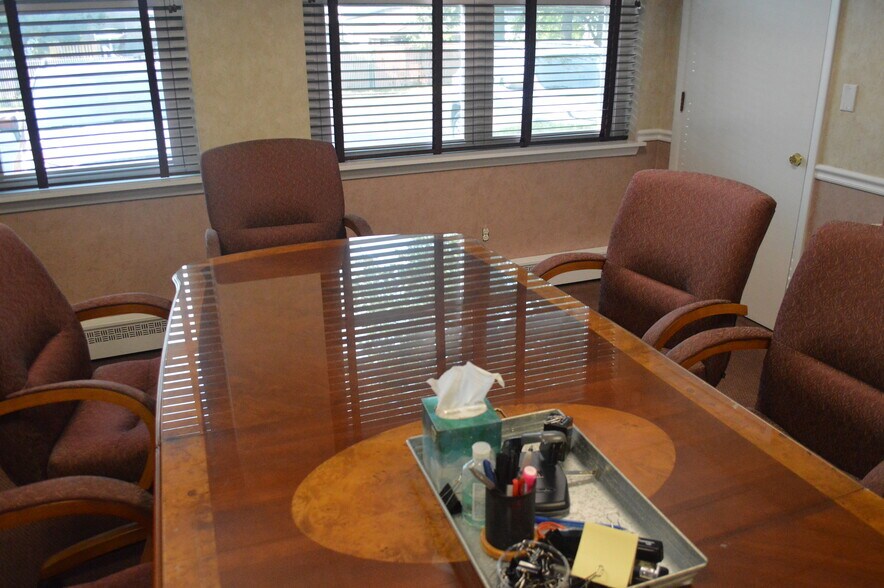 More Photos Of 315 Lowell Ave, Mercerville Office For Sale