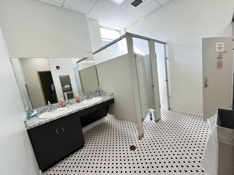 More Photos Of 2918 Clairmont Ave S, Birmingham Medical For Lease