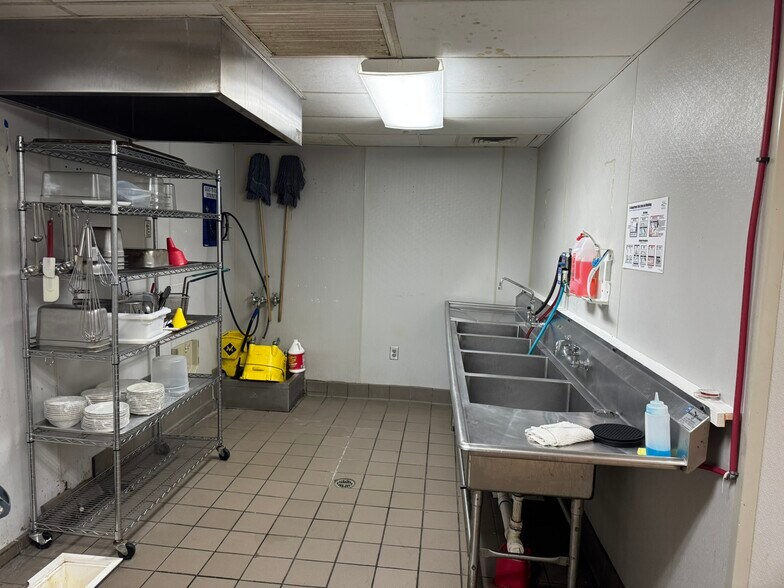 More Photos Of 553 W Main St, Sylva Restaurant For Lease