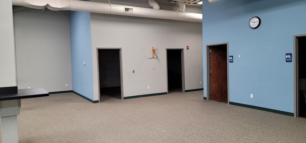 More Photos Of 131 New Rd, Parsippany Storefront For Lease