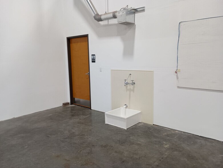 More Photos Of 14309 E 35th Pl, Aurora Warehouse For Lease