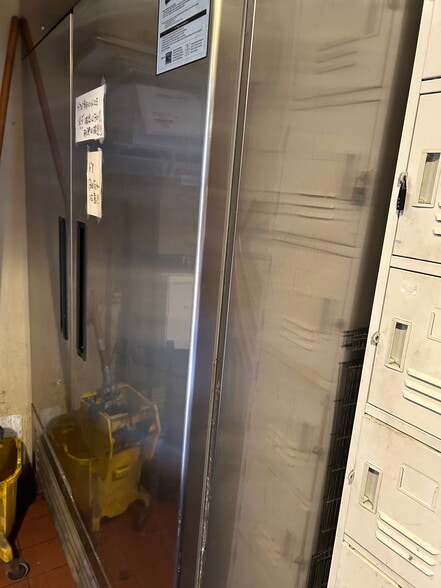 More Photos Of 22733-22833 Hawthorne Blvd, Torrance Storefront For Lease