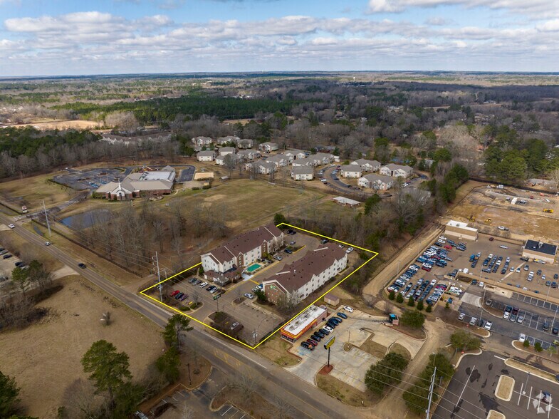 More Photos Of 572 E Beasley Rd, Jackson Hotel For Sale