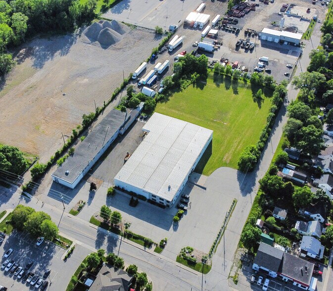 More Photos Of 50 Morrell St, Brantford Distribution For Sale