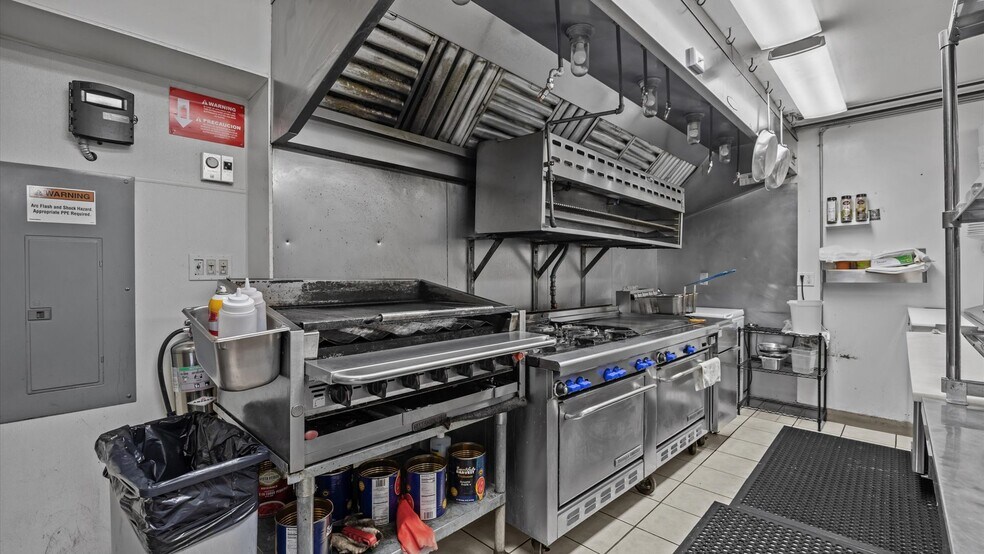 More Photos Of 412 Park Ave, Rifle Restaurant For Sale