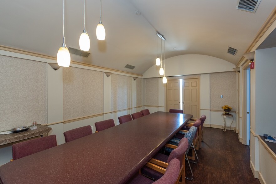 More Photos Of 12070 Old Line Ctr, Waldorf Medical For Lease