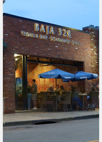 Primary Photo Of 328 Main St, Beacon Restaurant For Lease