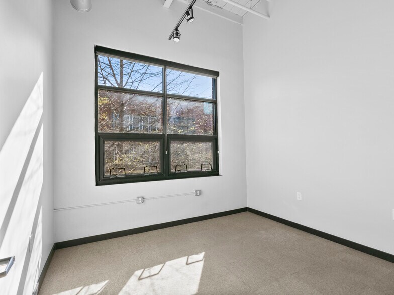 More Photos Of 19 Rankin Ave, Asheville Loft Creative Space For Sale