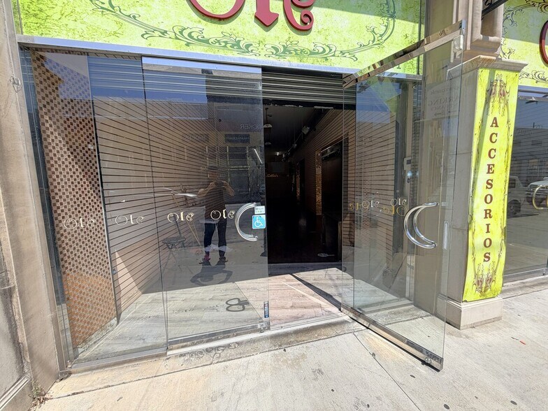 More Photos Of 951 Crocker St, Los Angeles Storefront Retail Office For Lease