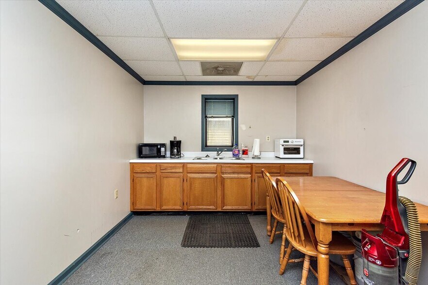 More Photos Of 201 E Carroll St, Tullahoma Auto Dealership For Sale