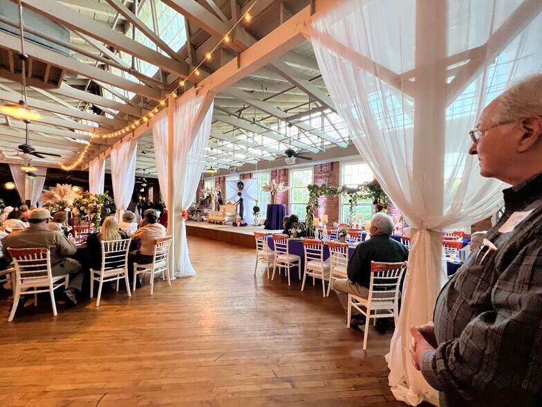 More Photos Of 315 W Solomon St, Griffin Office For Sale