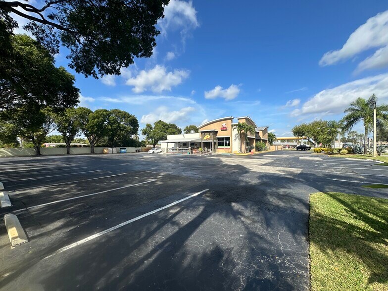 More Photos Of 2401-2403 N State Road 7, Margate Freestanding For Sale