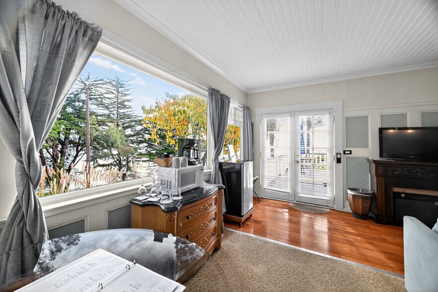 More Photos Of 620 El Salto Dr, Capitola Hospitality For Sale