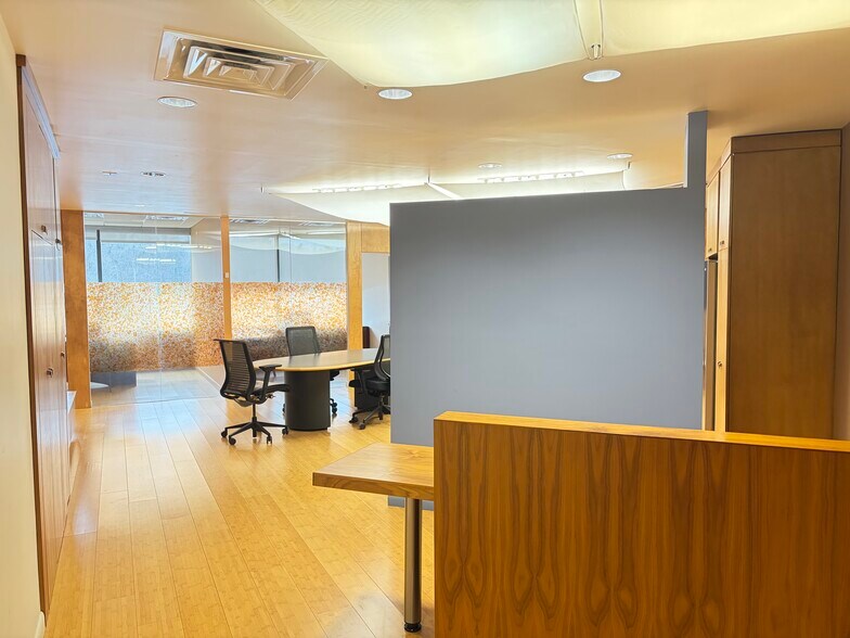 More Photos Of 245 Saw Mill River Rd, Hawthorne Medical For Sale