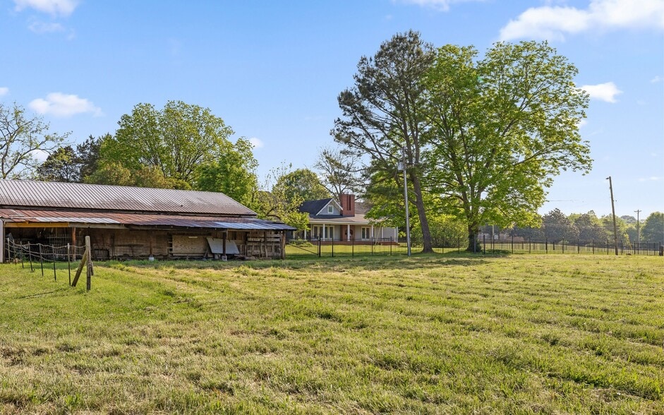 More Photos Of 6730 Standifer Gap Rd, Chattanooga Land For Sale