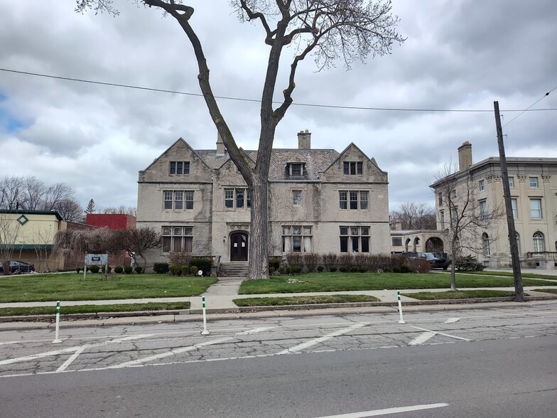 More Photos Of 8443-8445 E Jefferson, Detroit Office For Sale