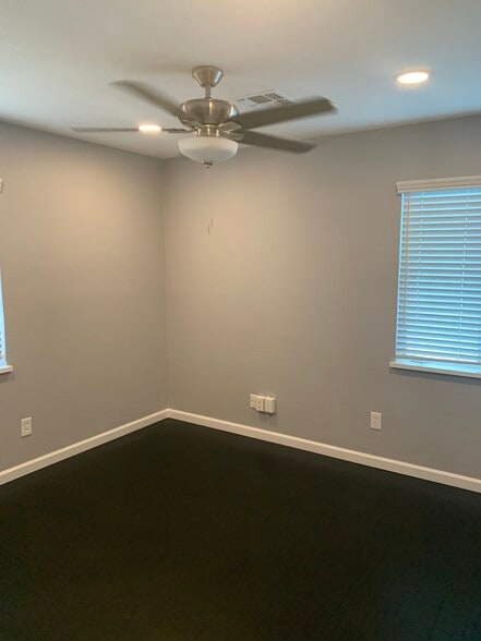 More Photos Of 3917 Stockdale Hwy, Bakersfield Medical For Sale